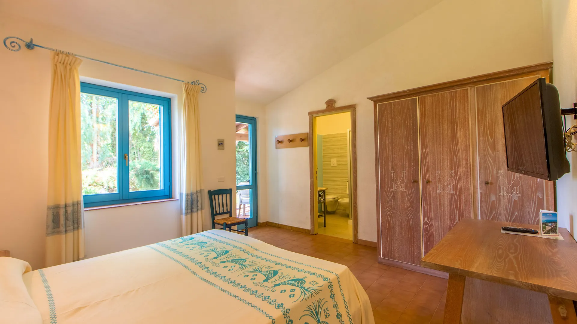 Agrustos Beach Villas Budoni 4*,