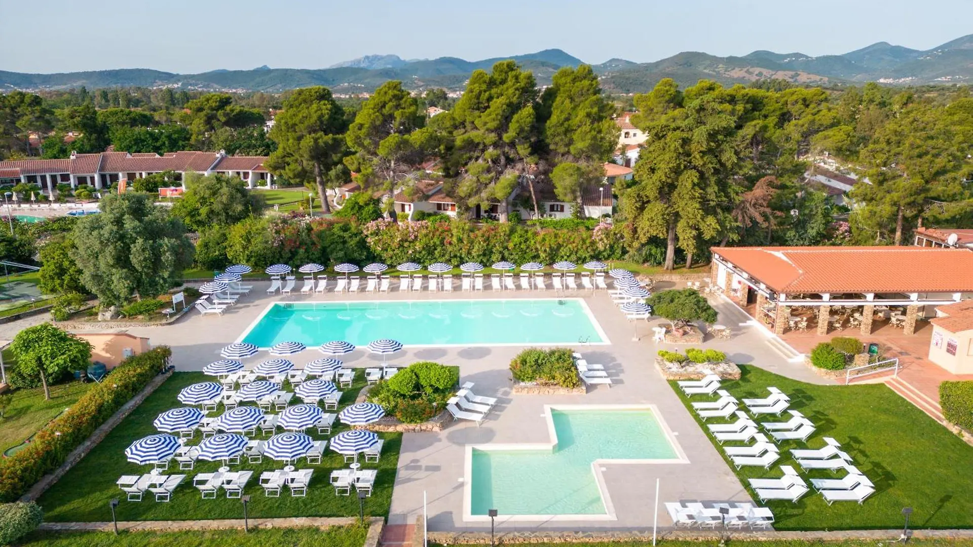 Agrustos Beach Villas Budoni 4*,