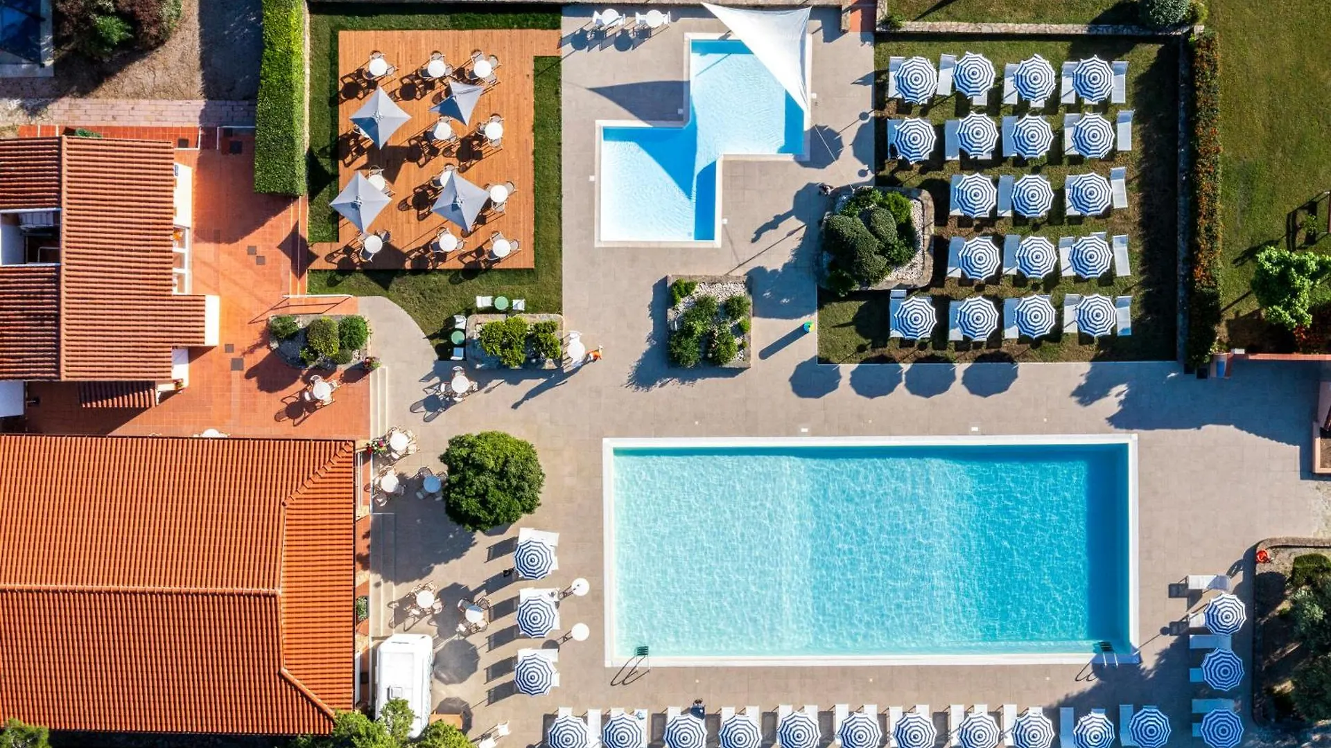 Agrustos Beach Villas Budoni 4*,